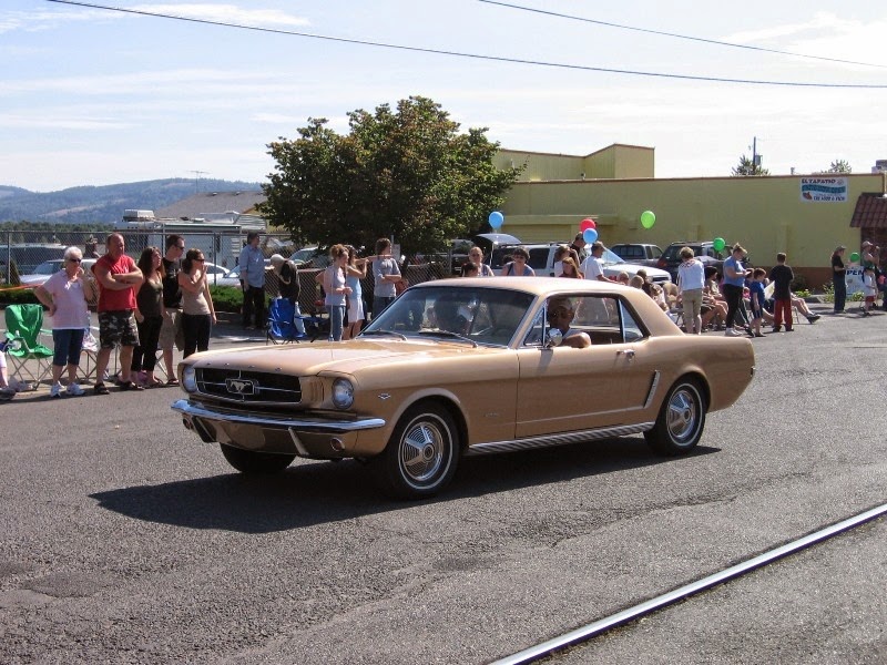 [IMG_7552-1965-Ford-Mustang-Coupe-in-.jpg]