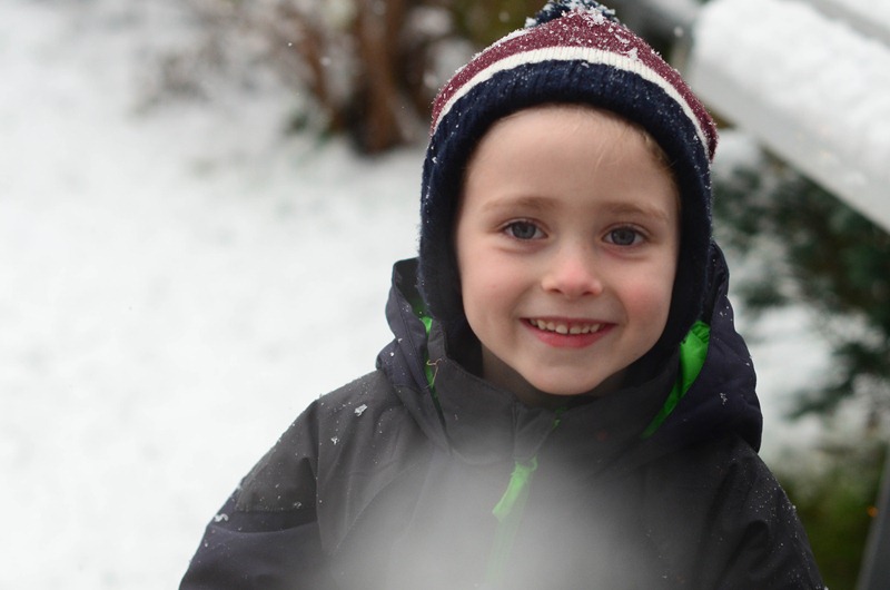[Dec-snow-Luke64.jpg]
