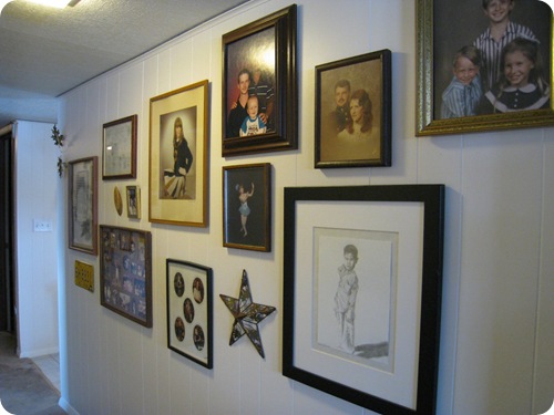 apt_hall_gallerywall4_athomewithh