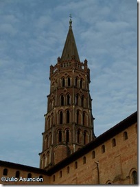 Campanario basílica de Saint Sernin - Toulouse Campanario basílica de Saint Sernin - Toulouse