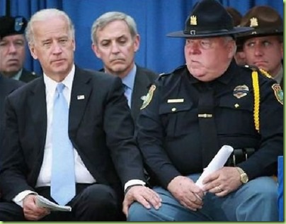 joe-biden-wandering-hand