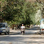 Hami - Route et motard près champs de melon