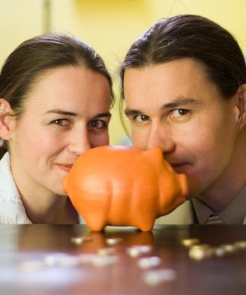 [economia%2520pareja%2520chicas%255B4%255D.jpg]