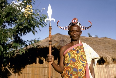 [Africa-wrapped-robed-chief_480%255B2%255D.jpg]