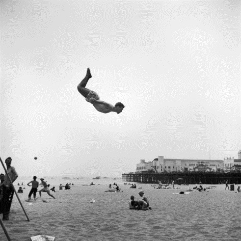 [loomis-dean-man-flying-off-a-trampoline-at-santa-monica-beach%255B4%255D.jpg]