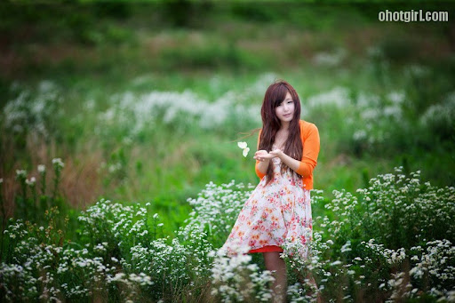 Ryu Ji Hye – Flower Dresses