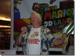 Charles Martinet arrancou muitas risadas e aplausos