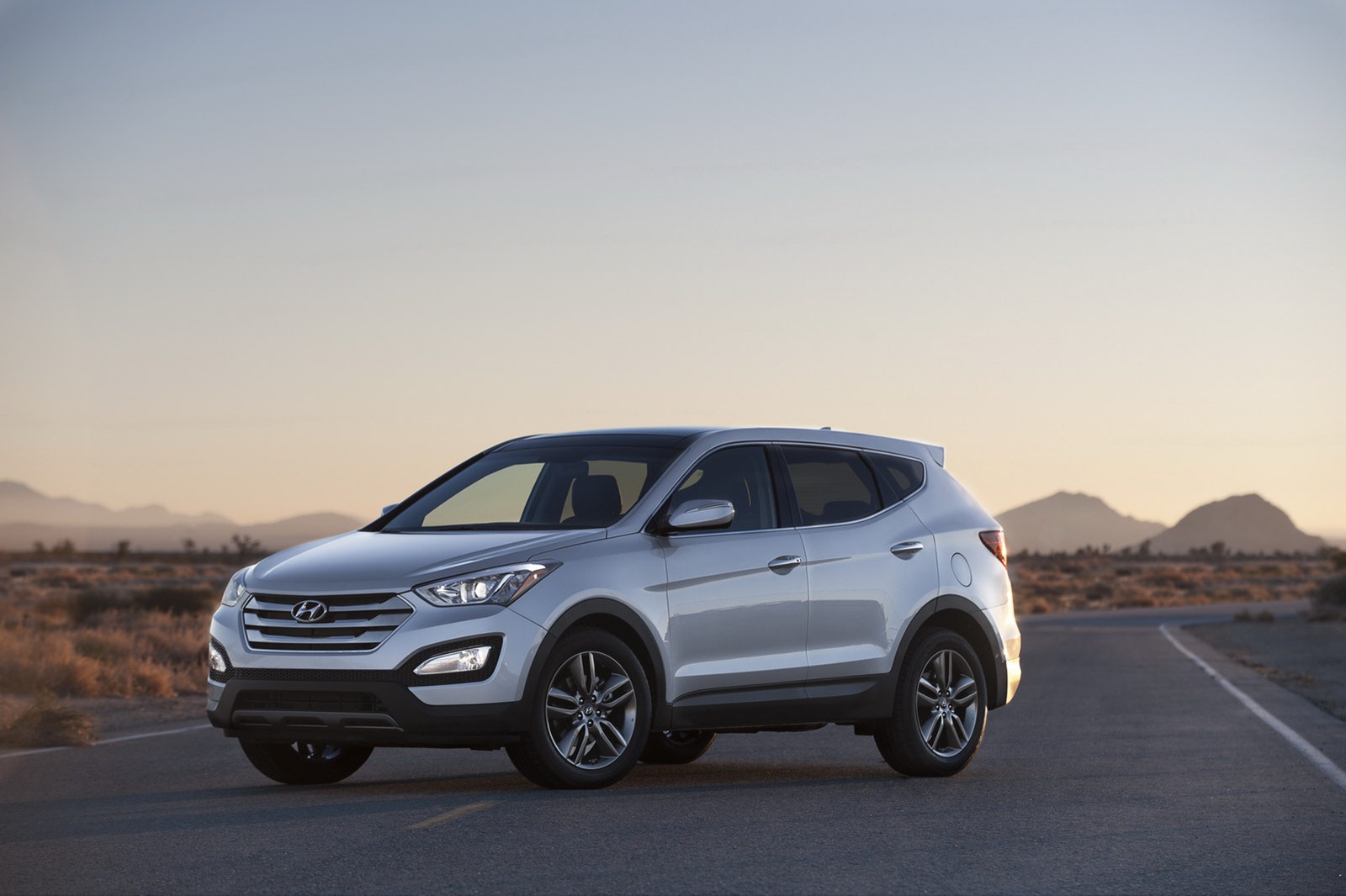 2013-Hyundai-Santa-Fe-Sport-9[2].jpg