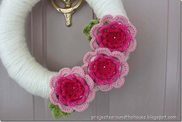 Yarn wrapped crochet flower wreath Yarn wrapped crochet flower wreath