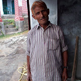 “Take my photograph and show it to me?” Sidhbari, Himachal Pradesh