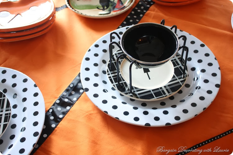 Halloween Table-Bargain Decorating with Laurie