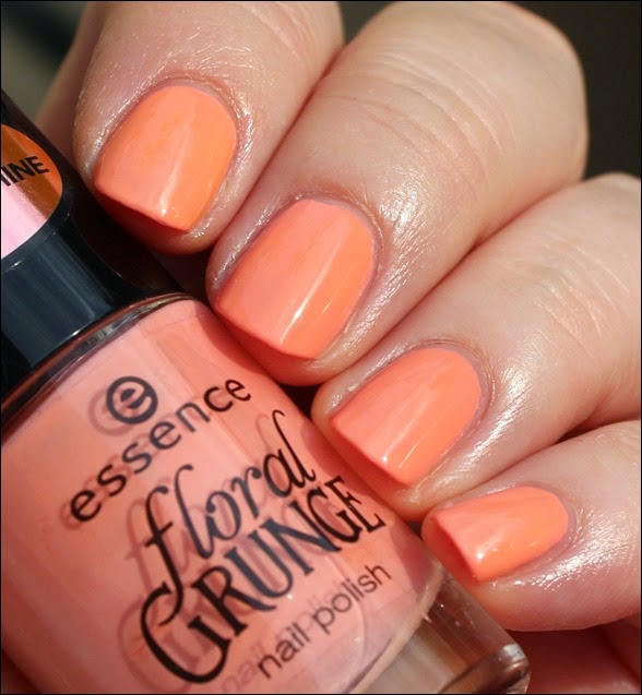 Essence Floral Grunge The Shine Be Flowerful 04