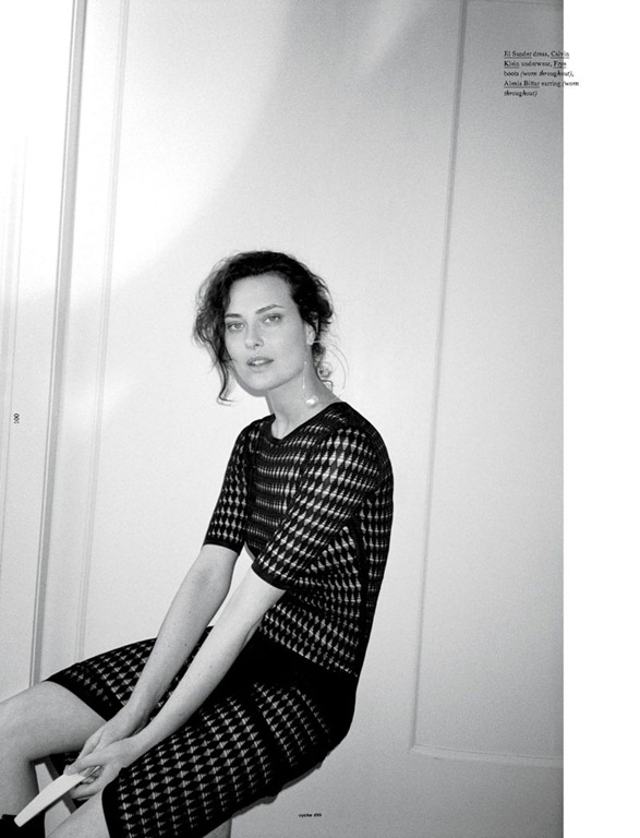 [shalom-harlow44.jpg]