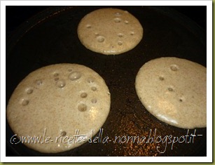 Pancakes ai quattro cereali con latte di soia, zucchero di canna e sciroppo d'agave (5)