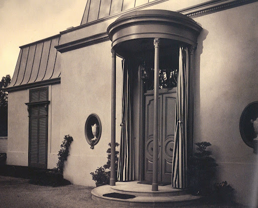 The striking James Pendleton house, built in 1941 was Jack Woolf's masterpiece. (Regency Redux, Rizzoli) The striking James Pendleton house, built in 1941 was Jack Woolf's masterpiece. (Regency Redux, Rizzoli)