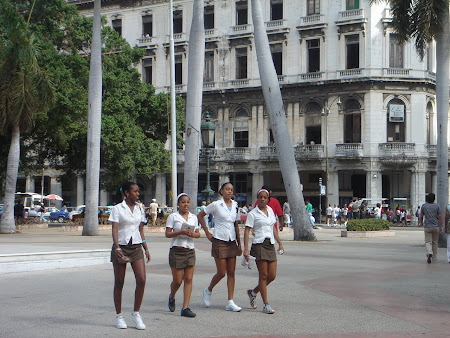 Young Cuban teens