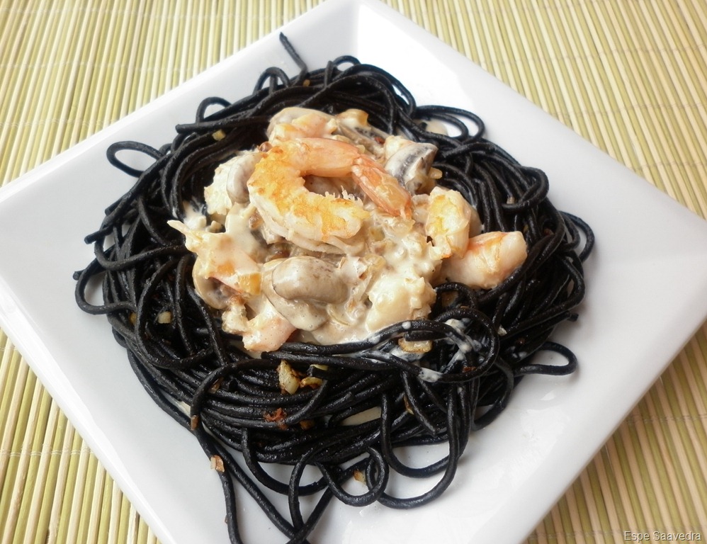 [pasta%2520negra%2520champis%2520langostinos%2520%25283%2529%255B5%255D.jpg]