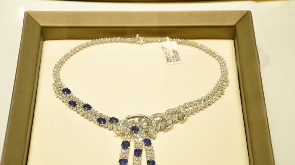 [Diamond_Necklace%2520%25281%2529%255B9%255D.jpg]