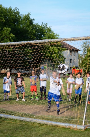 [pinata%2520ryan%255B3%255D.jpg]