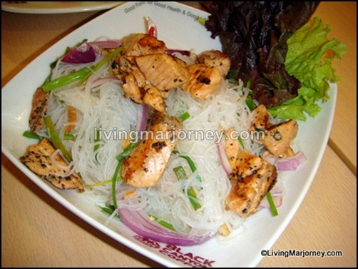 Spicy Glass Noodles and Grilled Salmon Salad (Yam Woon Sen Salmon) P188