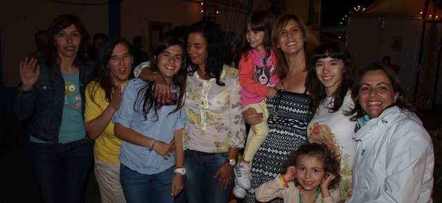 [festas%25202012%2520-%2520N%25C3%25B3s%2520na%2520Festa%2520sexta-feira%2520topo%255B5%255D.jpg]