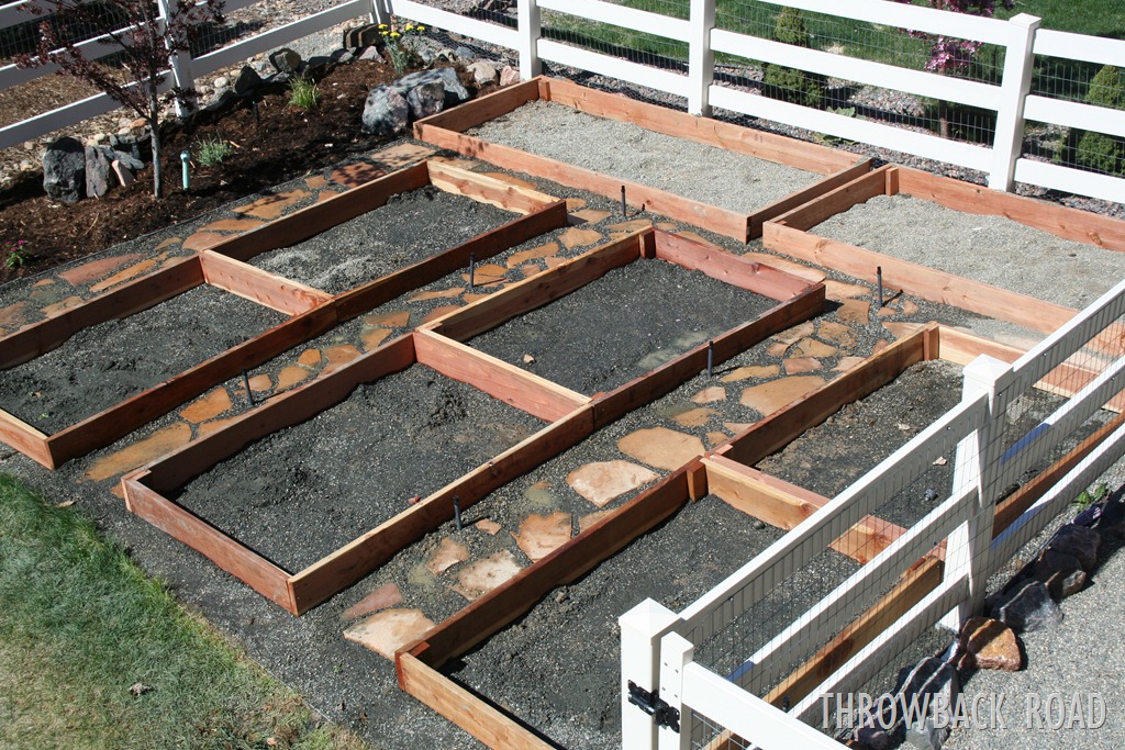[Raised%2520Garden%2520Spring%25202012%2520011%255B3%255D.jpg]