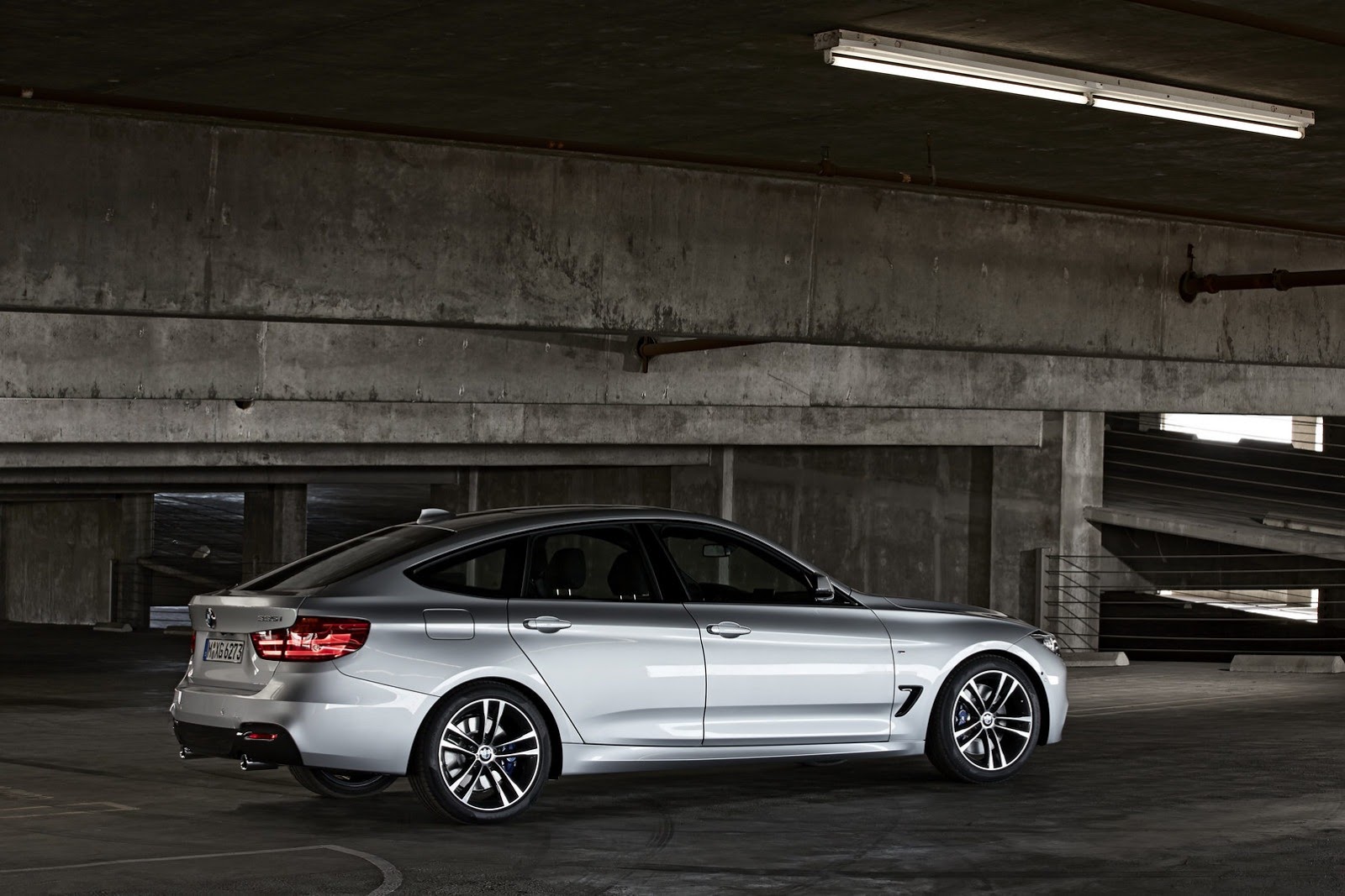 BMW-3-GT-CarScooP50[2].jpg