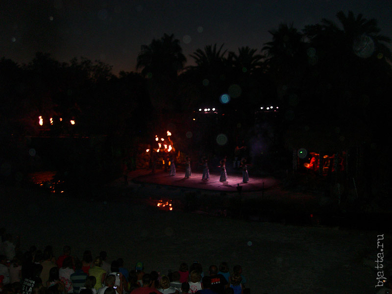 81. Порт Авентура. Port Aventura. Salou. Costa Dorada. Spain. И мы отправляемся на вечренее шоу в Полинезию. 81. Порт Авентура. Port Aventura. Salou. Costa Dorada. Spain. И мы отправляемся на вечренее шоу в Полинезию.