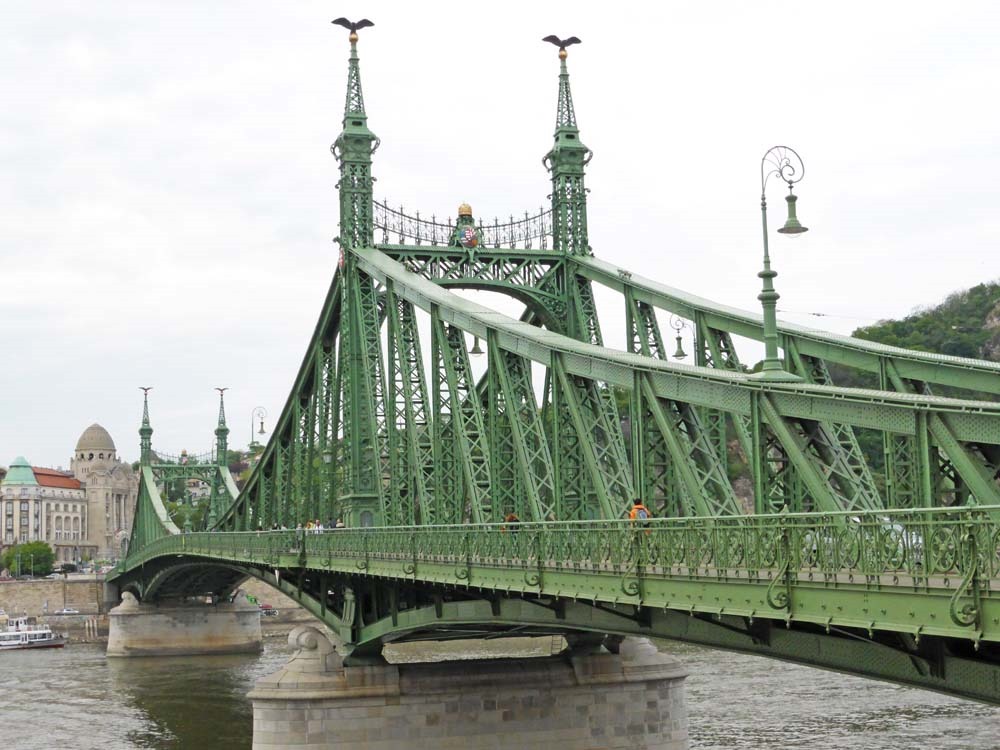 [Budapest-bridge_edited-11%255B2%255D.jpg]