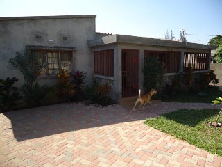 [House%2520front%255B3%255D.jpg]