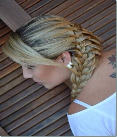 Penteado : Trança de lado. Penteado : Trança de lado.