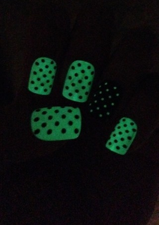 Static Nails in Get Spotted (They glow in the dark!)