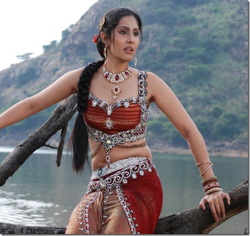 Actress Divya Parameshwaran Hot in Rajakota Rahasyam Telugu Movie Stills