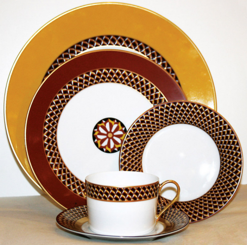 [dinnerware-by-suzanne-tucker-home3.png]