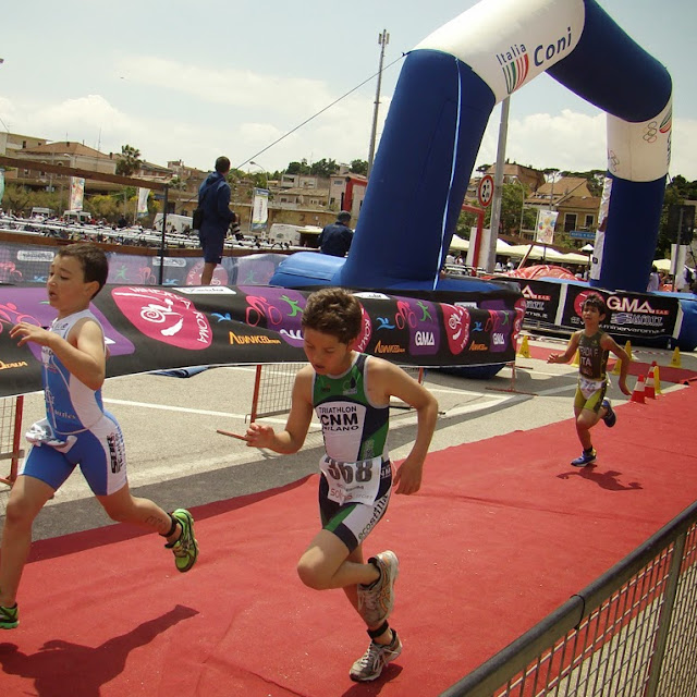 ARCO CONI con 3 Esordienti M.jpg