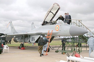 20110727-Indian-Navy-MiG-29-K-MiG-29-KUB-08