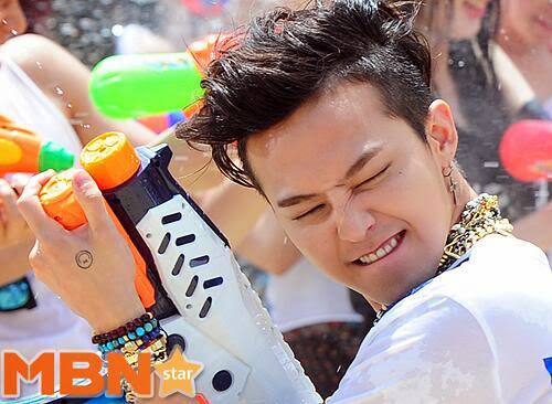 G-Dragon - Hite - 2014 - Ocean World - 04jul2014 - Press - MBN - 05.jpg