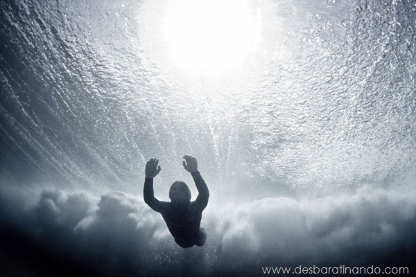 the-underwater-project-mark-tipple-fotos-submersas-nadando-lutando-oceano-mar-desbaratinando (12)