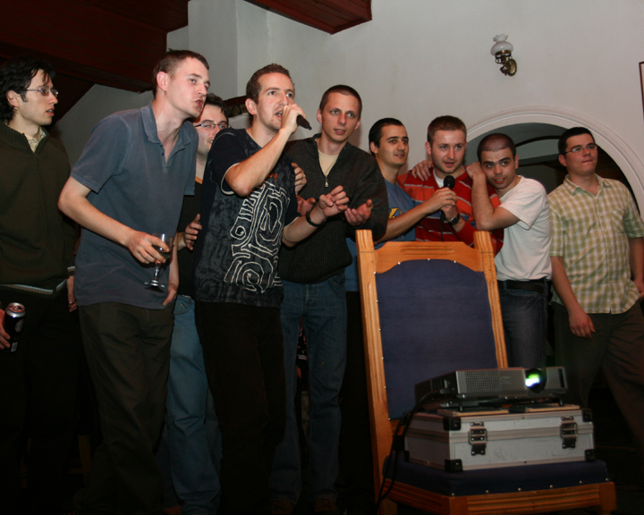 CANTAM LA UNISON