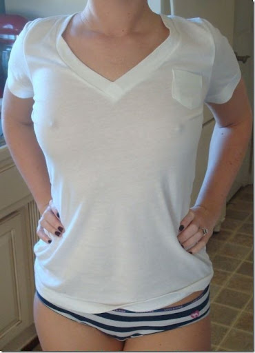 Прозрачный белый лиф на груди жены фото