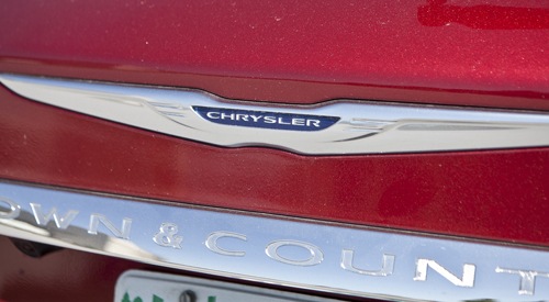 [Chrysler-Delivers-Plug-in-Minivan%255B2%255D.jpg]