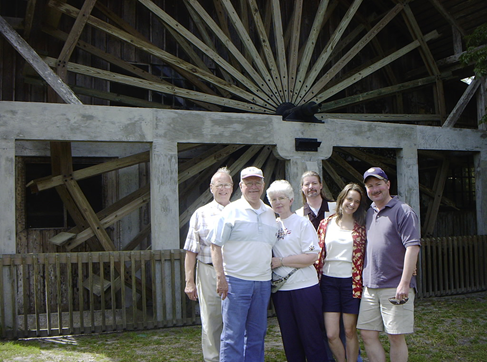 c0 my Uncle Ken, my dad, my mom, me, my sister-in-law Cindy and my brother Tom. Aunt Dorthy, Ken's wife, is taking the picture