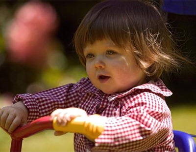 [baby_girl_riding_tricycle_kby22014%255B5%255D.jpg]