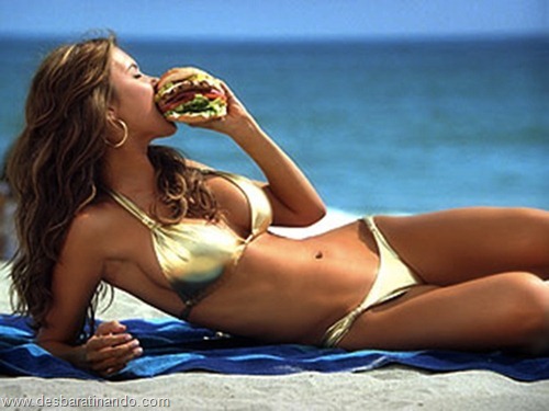 gatas mulheres comendo hamburgers  (9)