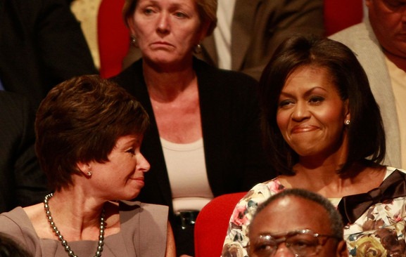 [Michelle%252BObama%252BValerie%252BJarrett%252BMcCain%252BObama%252Bq0969YNksaSl%255B4%255D.jpg]