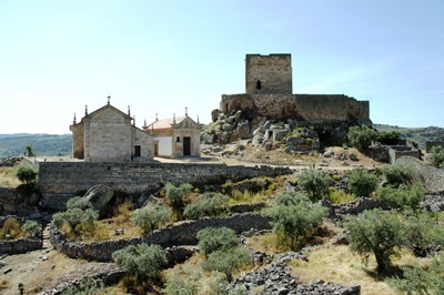 [MarialvaGlriaIshizakaigrejadesantiag.jpg]