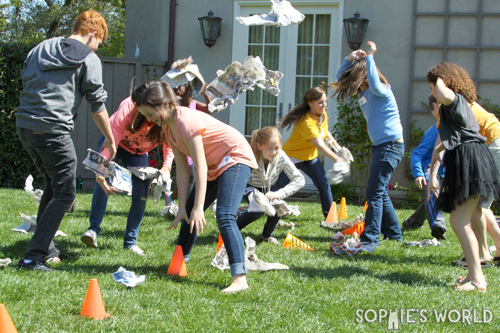 Trash party paper wars game