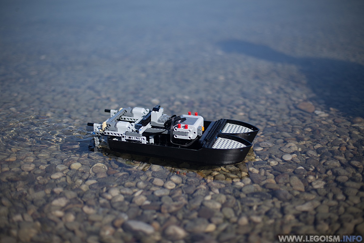 [Lego_Catamaran_Boat_Legoism2%255B5%255D.jpg]