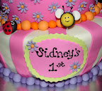 Fondant bumble bees