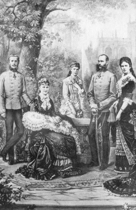Rudolf, Stephanie con Erzsi en brazos, Valerie, Franz Joseph y Elisabeth kaiserfamille. Rudolf, Stephanie con Erzsi en brazos, Valerie, Franz Joseph y Elisabeth kaiserfamille.